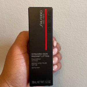 Shiseido synchro skin radiant lifting 250 sand